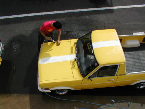 サニトラ撮影前の洗車